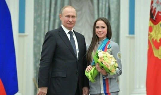 Владимир Путин Олимпия чемпионы Алина Заһитованы туган көне белән котлады