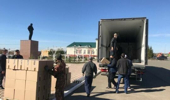 Питрәчкә азык-төлек җыелмаларының беренче партиясе төялгән фура килде