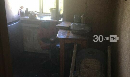 Казанда иртән бер фатирда янгын чыккан, янгынны сүндергәндә ир-ат мәетенә юлыкканнар