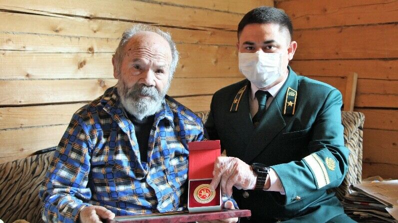 Кукмараның урман тармагы ветеранына  «ТАССРның 100 еллыгы» медале тапшырылды