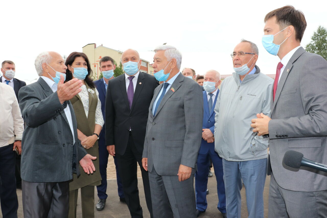 Фәрит Мөхәммәтшин Азнакай объектларында булды