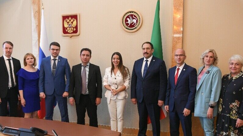 Песошин Туризм буенча федераль агентлык башлыгы белән хезмәттәшлек турында сөйләште