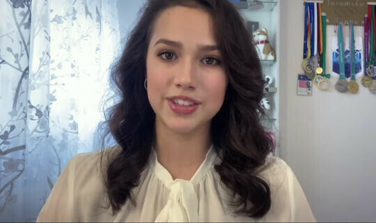 Алинә Заһитова татарстанлыларны Республика көне белән котлады