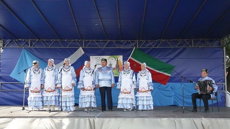 Свердловск өлкәсе Первомайский бистәсендә Республика көне уңаеннан бәйрәм чарасы узды