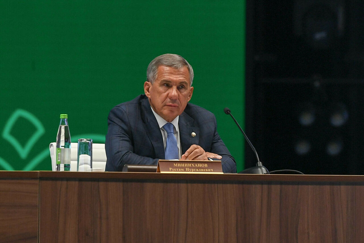 Миңнеханов яңа йортларда электромобиль өчен зарядка станциясе куярга тәкъдим итте