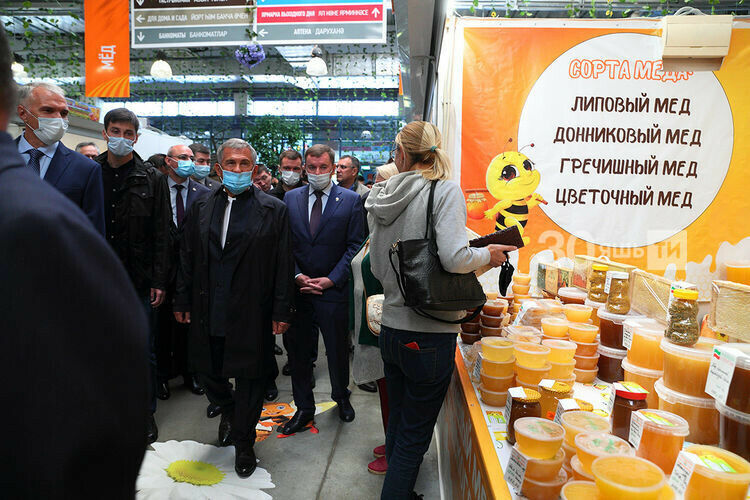 Рөстәм Миңнеханов Бакчачы көненә багышланган ярминкә кунагы булды