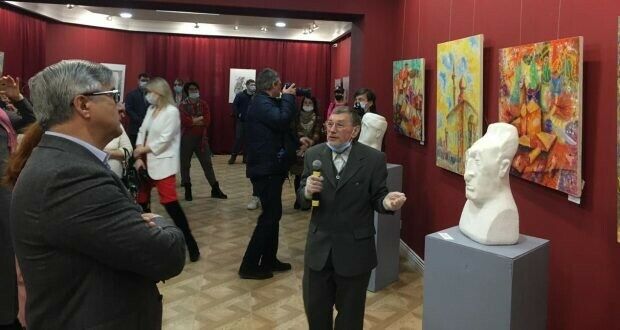 Троицк шәһәрендә танылган сынчы Назир Гайфуллин күргәзмәсе ачылды