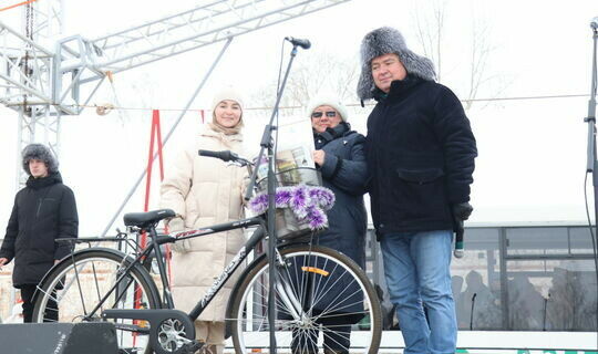 Менделеевскида Раштуа ярминкәсендә хат ташучыга велосипед бүләк иткәннәр
