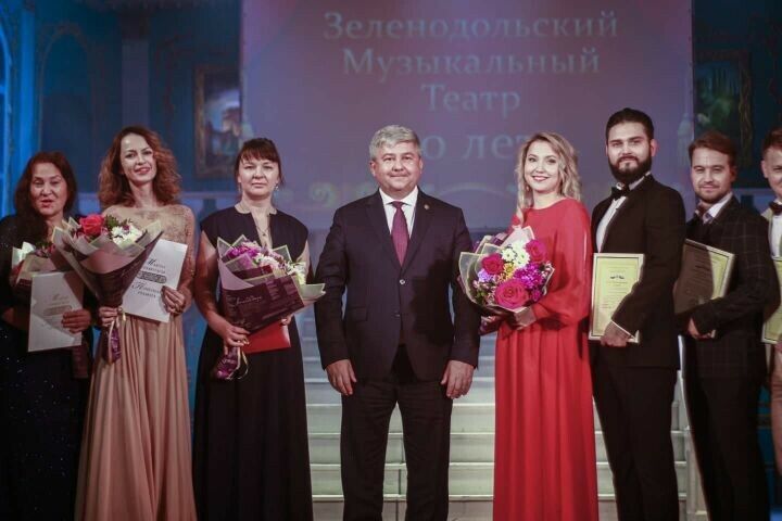 Михаил Афанасьев Яшел Үзән музыка театрын 10 яшьлек юбилее белән котлады