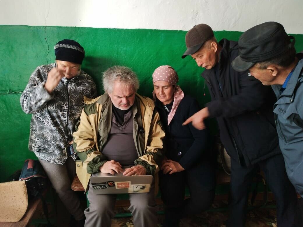 Баймак районындагы татар авылына Башкортстанны өйрәнүче венгр галимнәре килгән