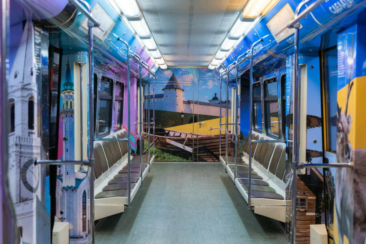 Мәскәү метросында Казан күренешләре төшерелгән поезд йөри башлады