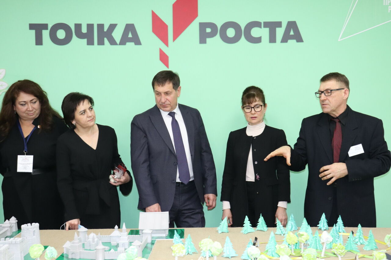 Азнакайның «Үсеш ноктасы» мәгариф үзәкләре тәҗрибә уртаклашты