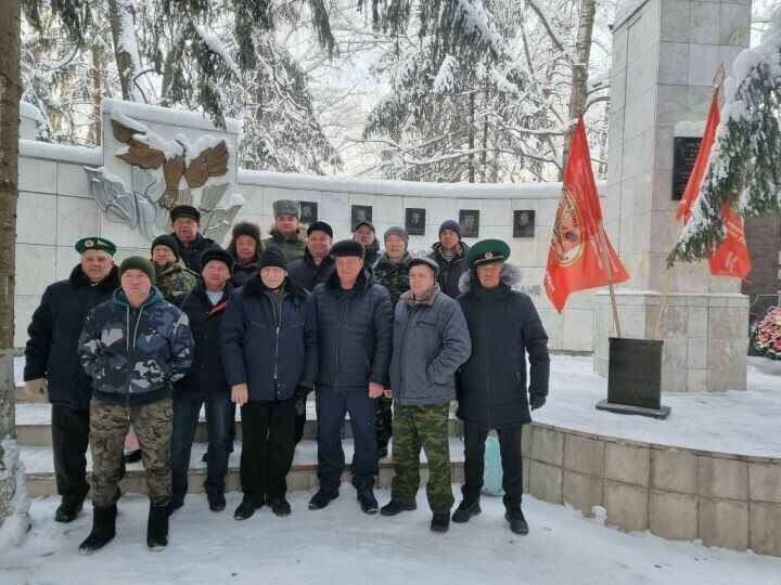 Бөгелмәдә сугыш хәрәкәтләре ветераннары һәлак булган иптәшләрен искә алды