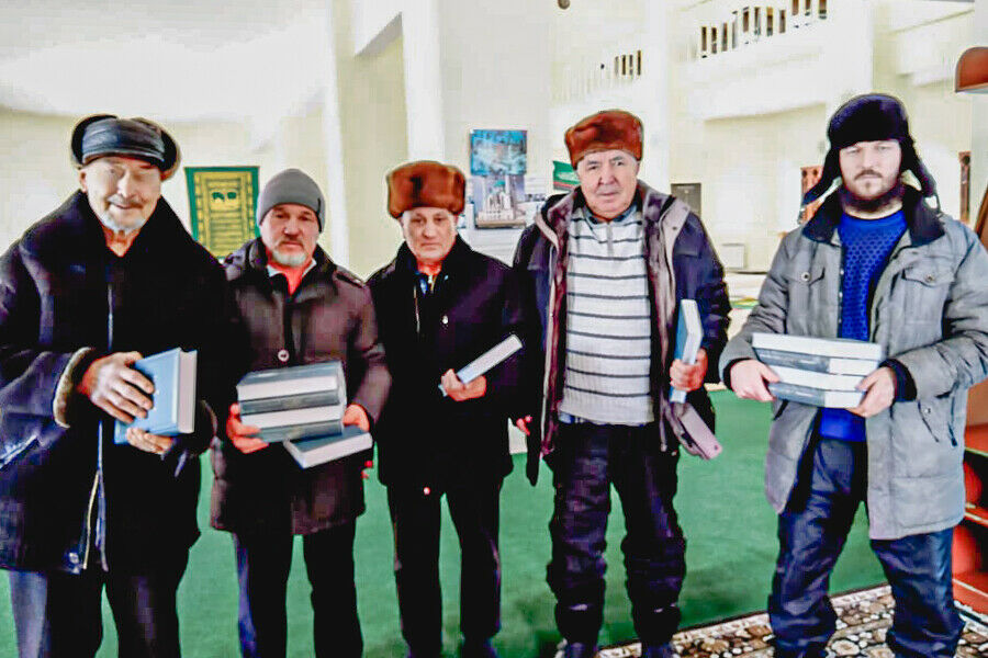 Пенза мөселманнары Татарстаннан Коръәннең татар телендәге мәгънәви тәрҗемәләрен алды