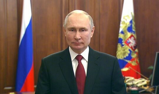  Путин: Ватанны саклаучылар көне - батырлык һәм Ватанга тугрылык символы