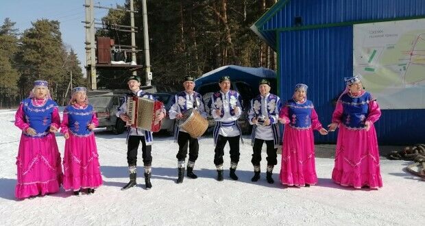 Прокопьевскида алтынчы тапкыр узган «Кышкы Сабан туе» бәйрәмендә ат чабышы булды