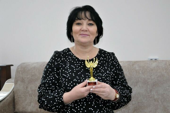 Чирмешәндә яшәүче күп балалы хатын-кыз «Иң яхшы әни» сыны белән бүләкләнде