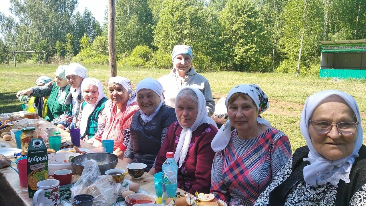 Чирмешән районында Туймәт әбиләре яңгыр сорап дога кылган