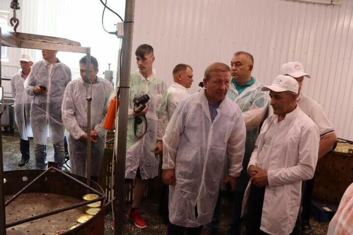 Чүпрәлеләр Урта Әләзәндә эшмәкәрләрнең эшләү серләре белән танышты