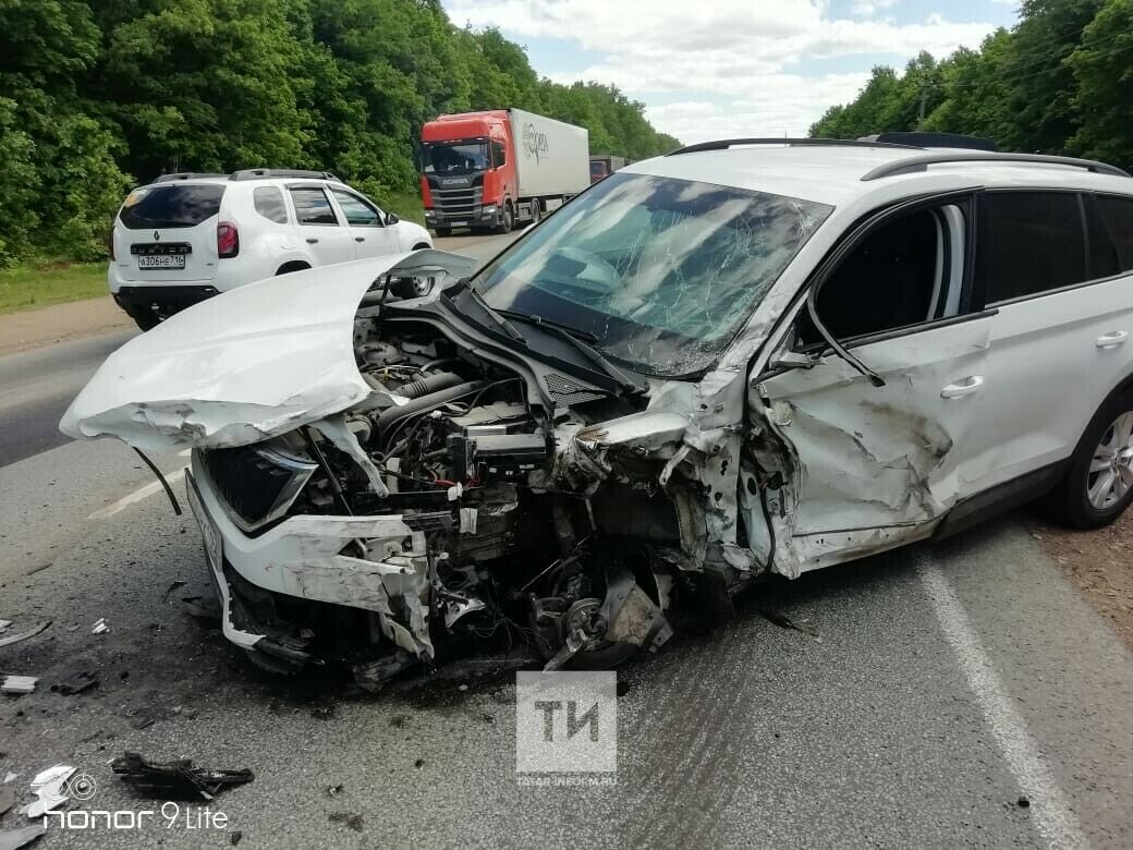 Татарстан юлында ике машина бәрелешү нәтиҗәсендә ир белән хатын зыян күргән