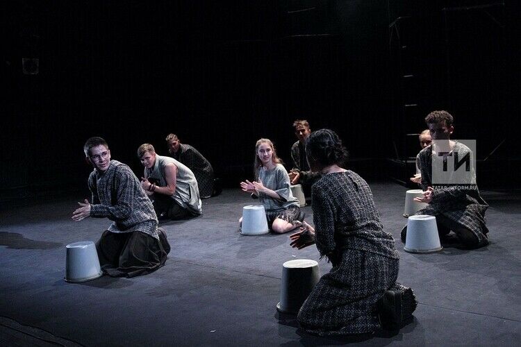 Татар актерлык курсы студентлары сәхнә теленнән имтихан тапшырды