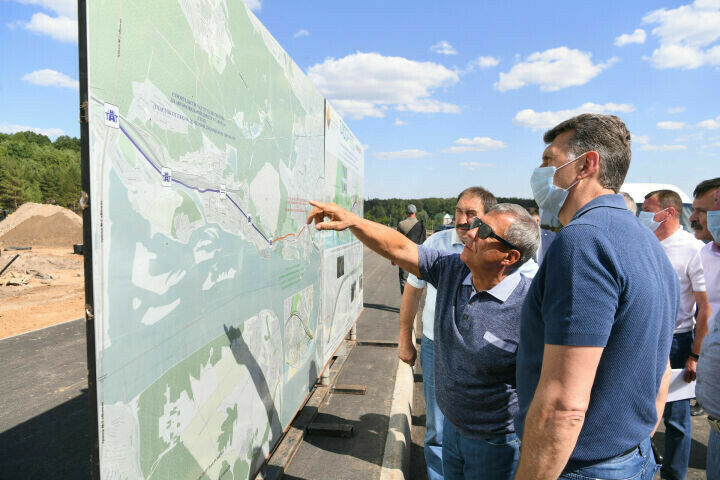 Миңнеханов Зур Казан боҗрасы һәм Вознесение тракты төзелеше белән танышты