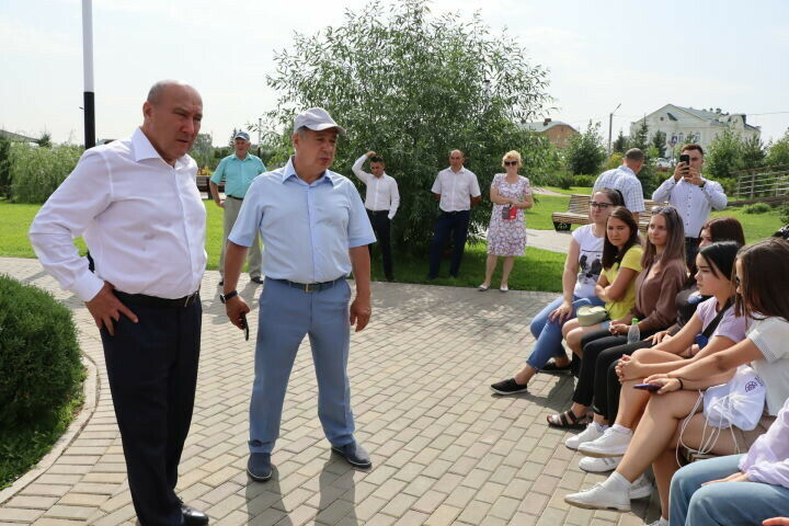 Сабада Марат Әхмәтов яшьләр белән һөнәр сайлау турында сөйләште