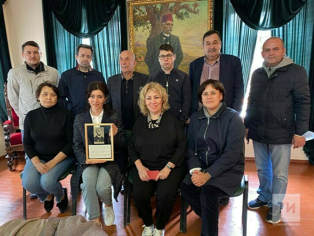 «Татмедиа» Бакчасарайдагы Гаспринский музеена мәгърифәтченең сирәк фотосын бүләк итте