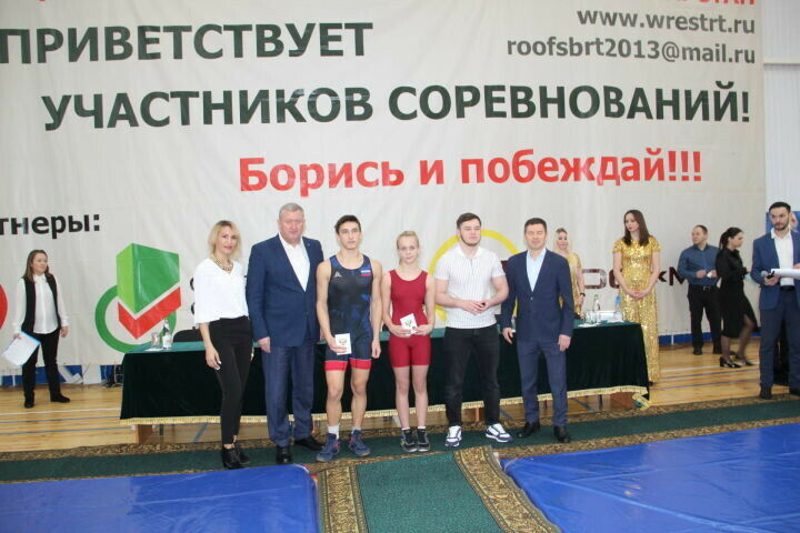 Зәйдә кызлар һәм егетләр арасында ирекле көрәш буенча республика беренчелеге ачылды