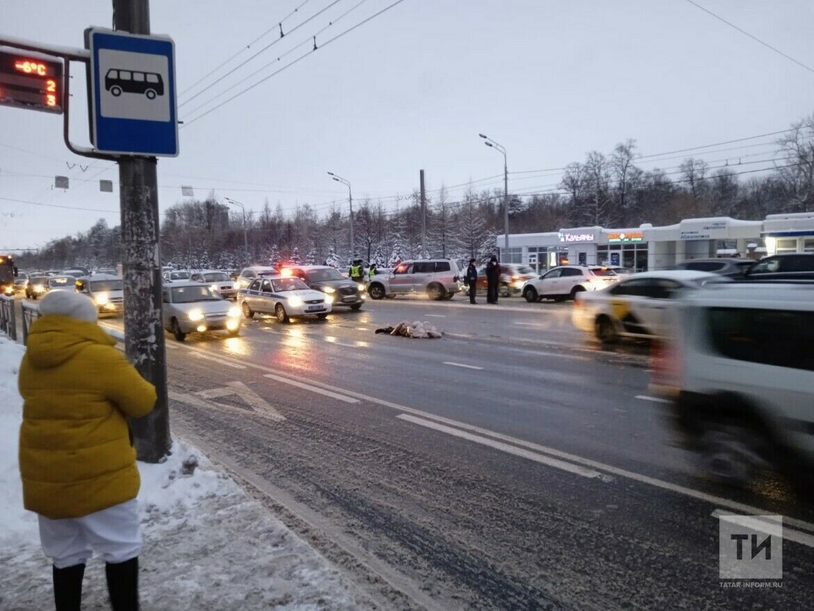 Казан үзәгендә җиңел автомобиль хатын-кызны бәрдергән
