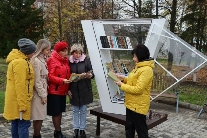 Чүпрәленең Үзәк урамында урам китапханәсе эшли башлады