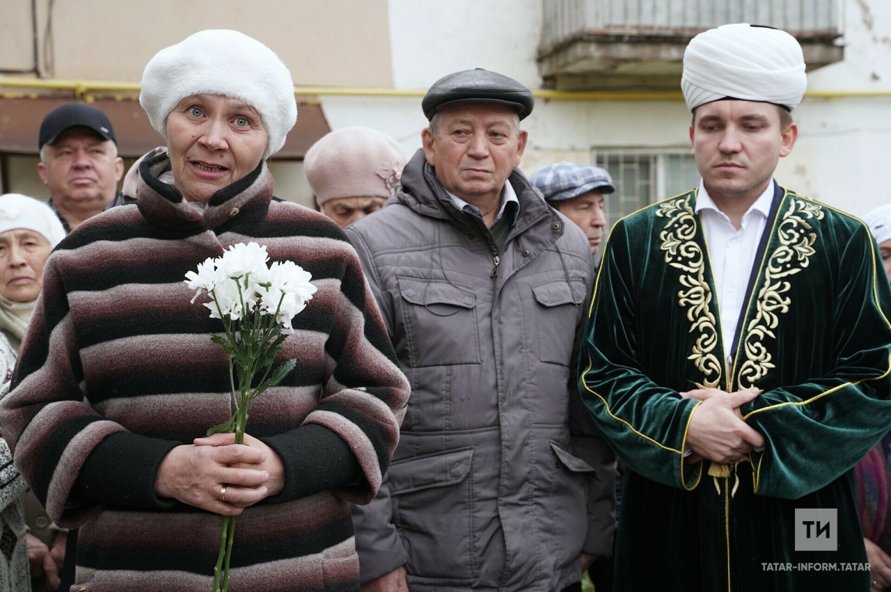 Йолдыз Шәрапова Резедә Вәлиевага Тукай премиясе бирмәү турында: 92 ел гомер җитмәсен инде