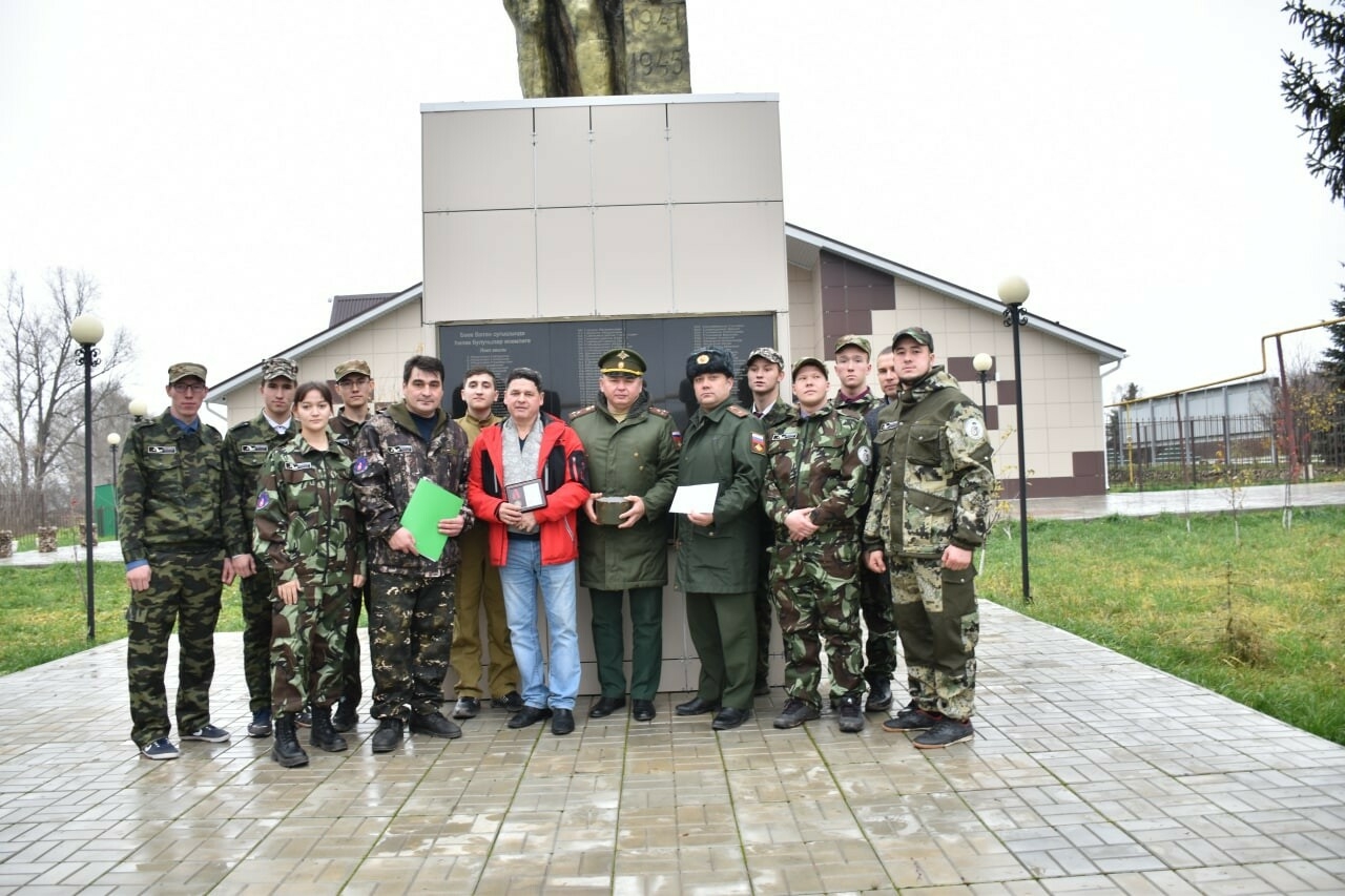 Кукмарага Бөек Ватан сугышында һәлак булган солдатның шәхси әйберләрен алып кайттылар