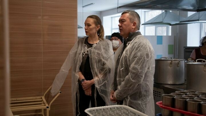 Бөгелмә муниципаль районы башлыгы мәктәпләрдә ремонтланган ашханәләрне тикшерде