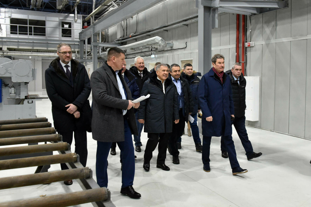 Рөстәм Миңнеханов Казан авиация заводында объектлар төзелеше барышы белән танышты