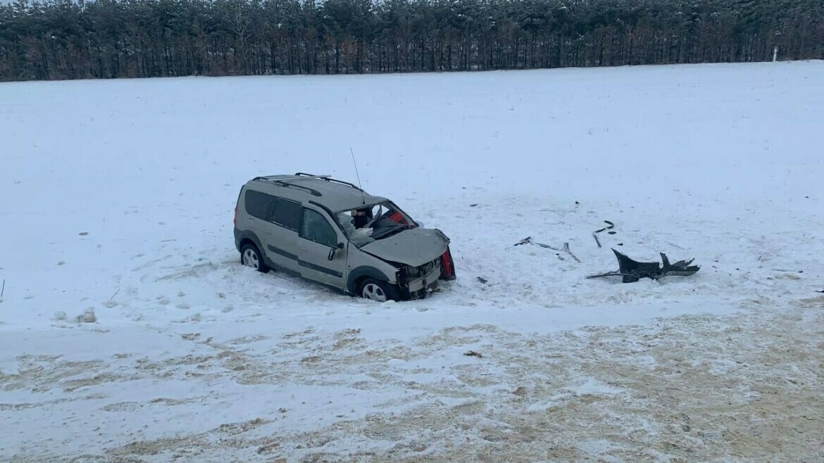 Татарстан юлында ике җиңел автомобиль бәрелешкән, машина йөртүчеләрнең берсе үлгән