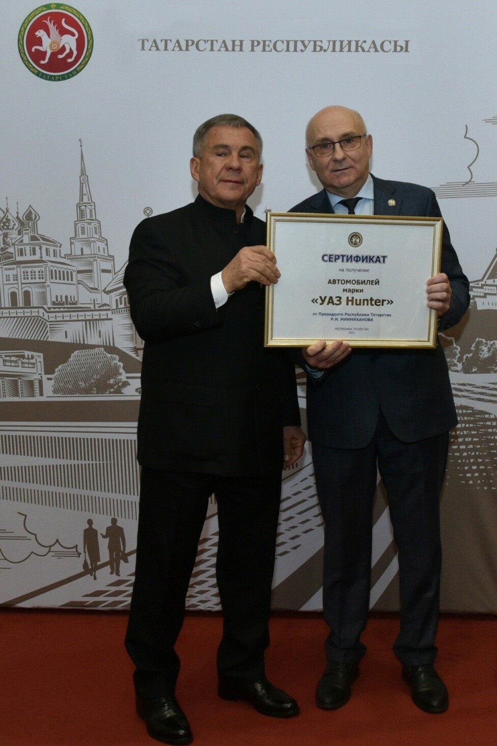 Миңнеханов Биологик ресурслар буенча дәүләт комитетына 43 автомобильгә сертификат биргән