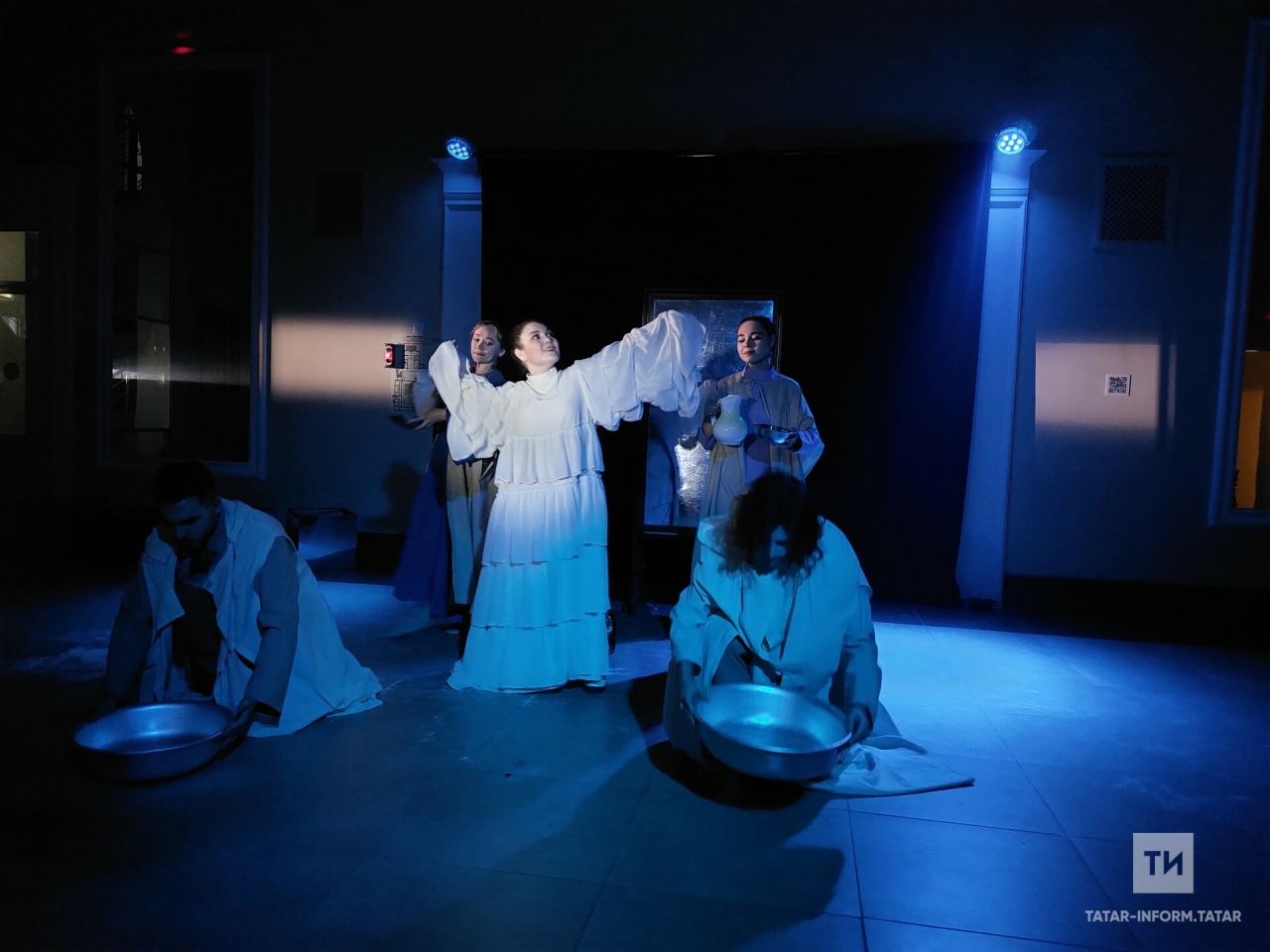 Булат Гатауллин Кариев театрында «Гөлчәчәк» әкиятенең эскизын ясады