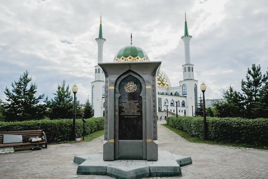 Кемеровода Идел буе Болгар дәүләтендә Ислам динен кабул итүнең юбилеена стела ачылды