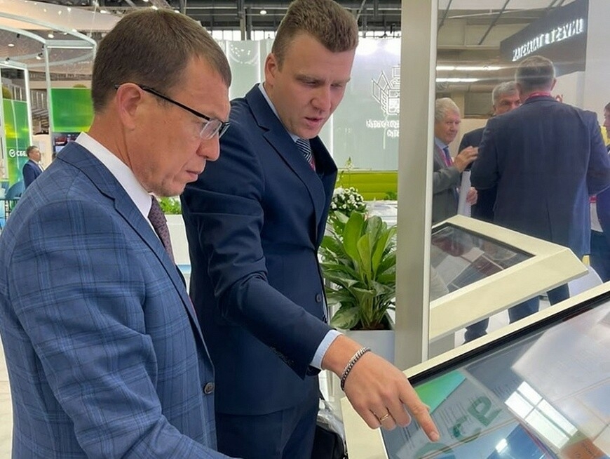 Рамил Муллин Екатеринбургта сәнәгать күргәзмәсендә катнашты