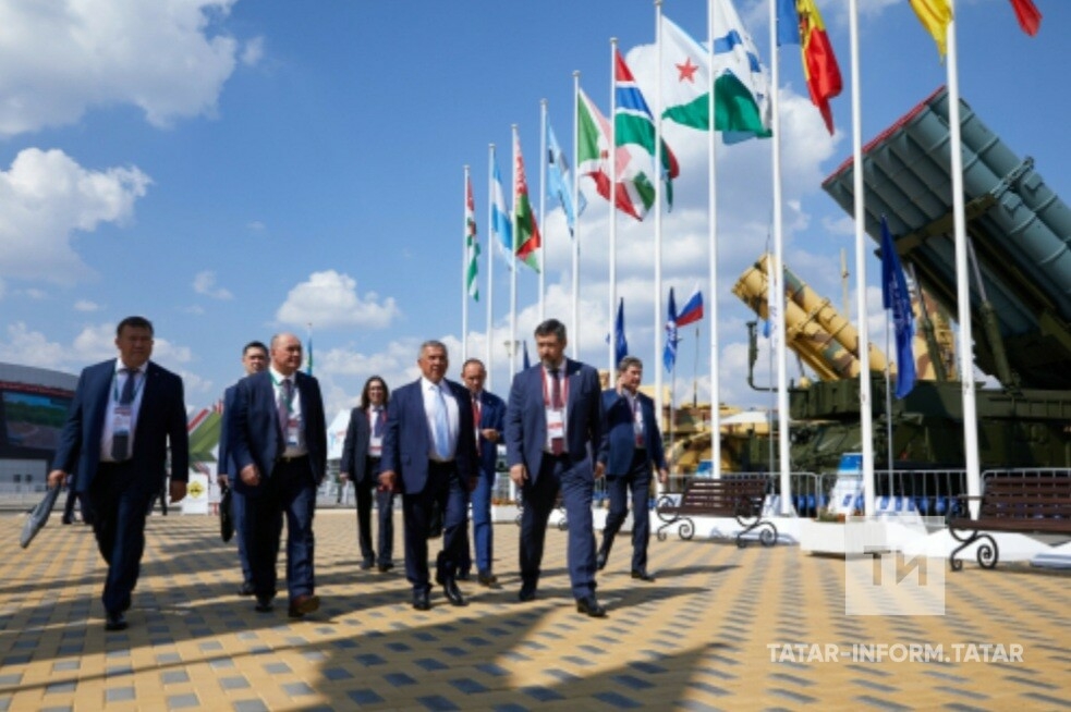 Миңнеханов Саклану министрлыгының «Армия-2022» хәрби-техник форумына килде