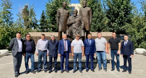 Васил Шәйхразыев Казахстанда Абай Кунанбаевның әдәби-мемориаль музеенда булды