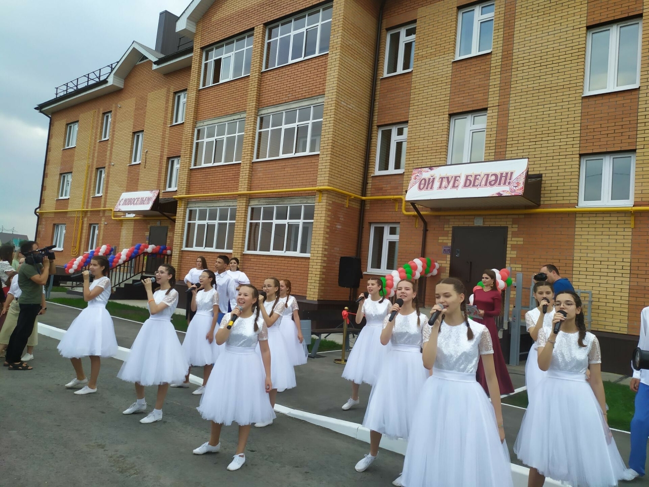 Зәйдә яшь гаиләләргә яңа фатир ачкычлары тапшырылды