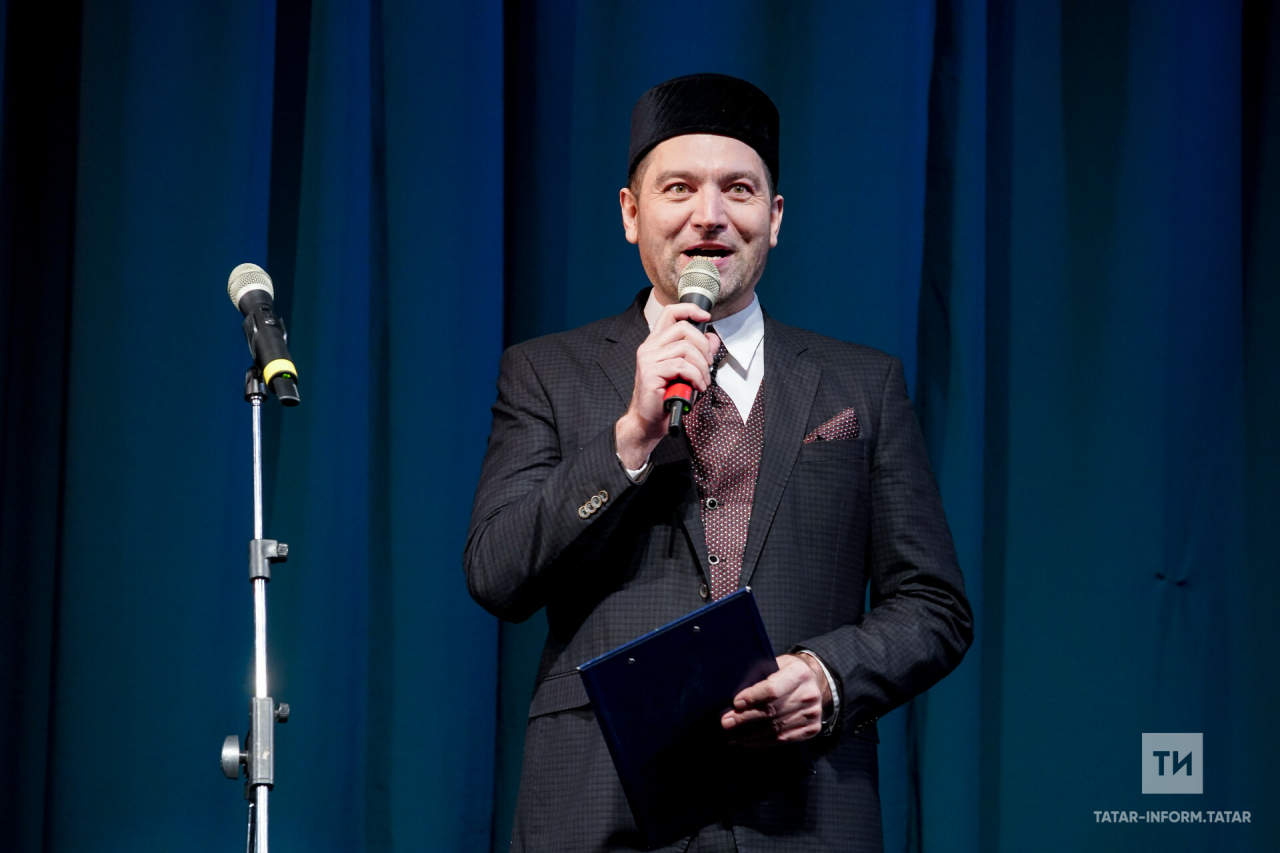 Фәрит Бикчәнтәев Фәнис Җиһаншаның 50 яшьлегенә спектакль чыгара