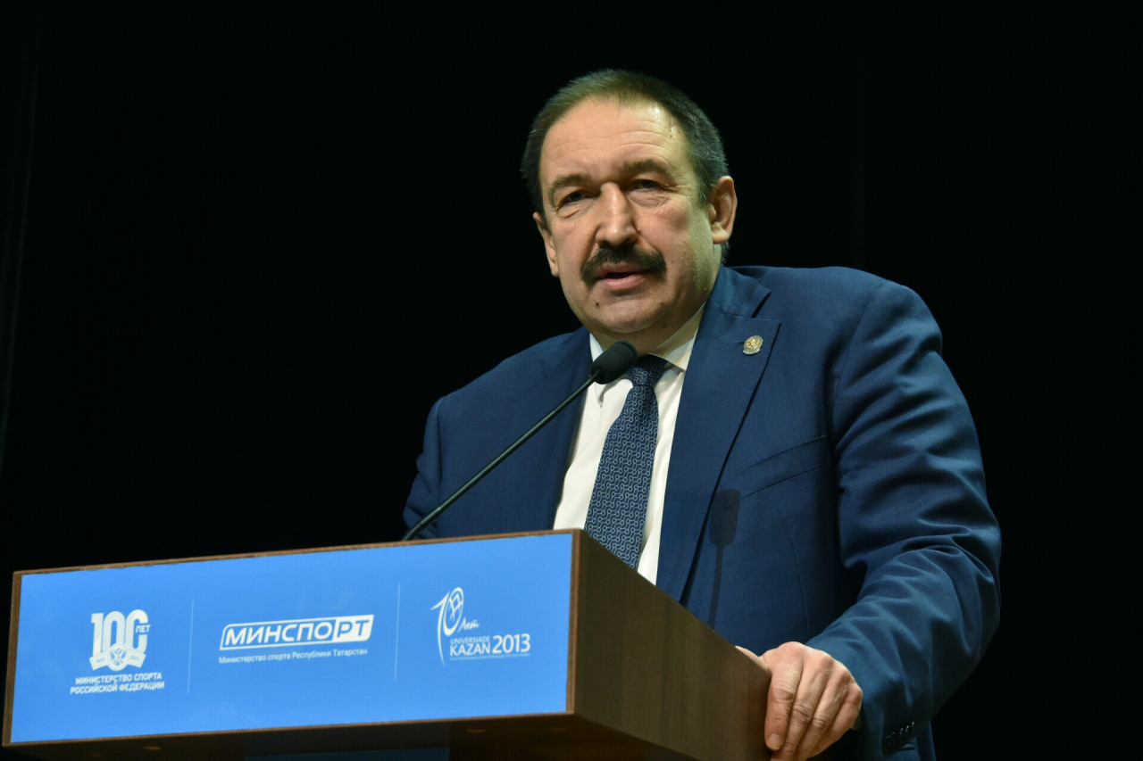 Песошин Татарстанда йөзү бассейннарына хезмәт күрсәтүгә күбрәк игътибар бирергә кушты
