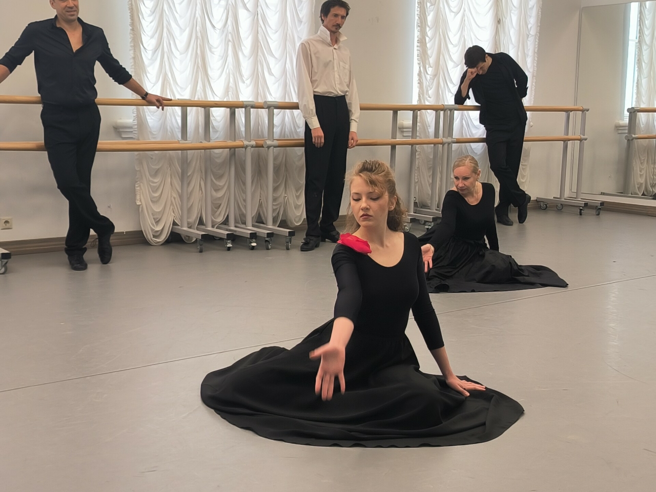 Раилә Гарипова «Йолдызлык» арт-резиденциясе артистларының бию осталыгын бәяләде