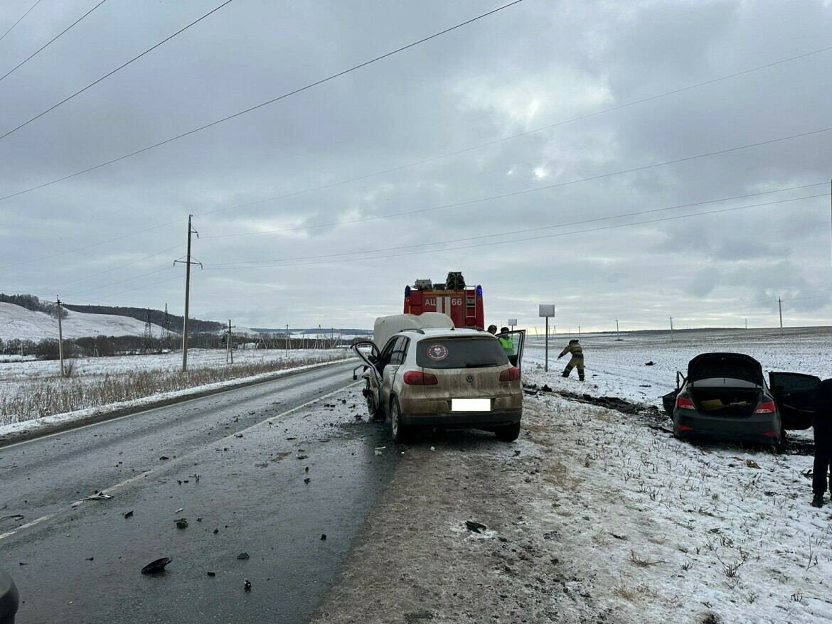 Лениногорск янында ике машина бәрелешкән, бер кеше һәлак булган