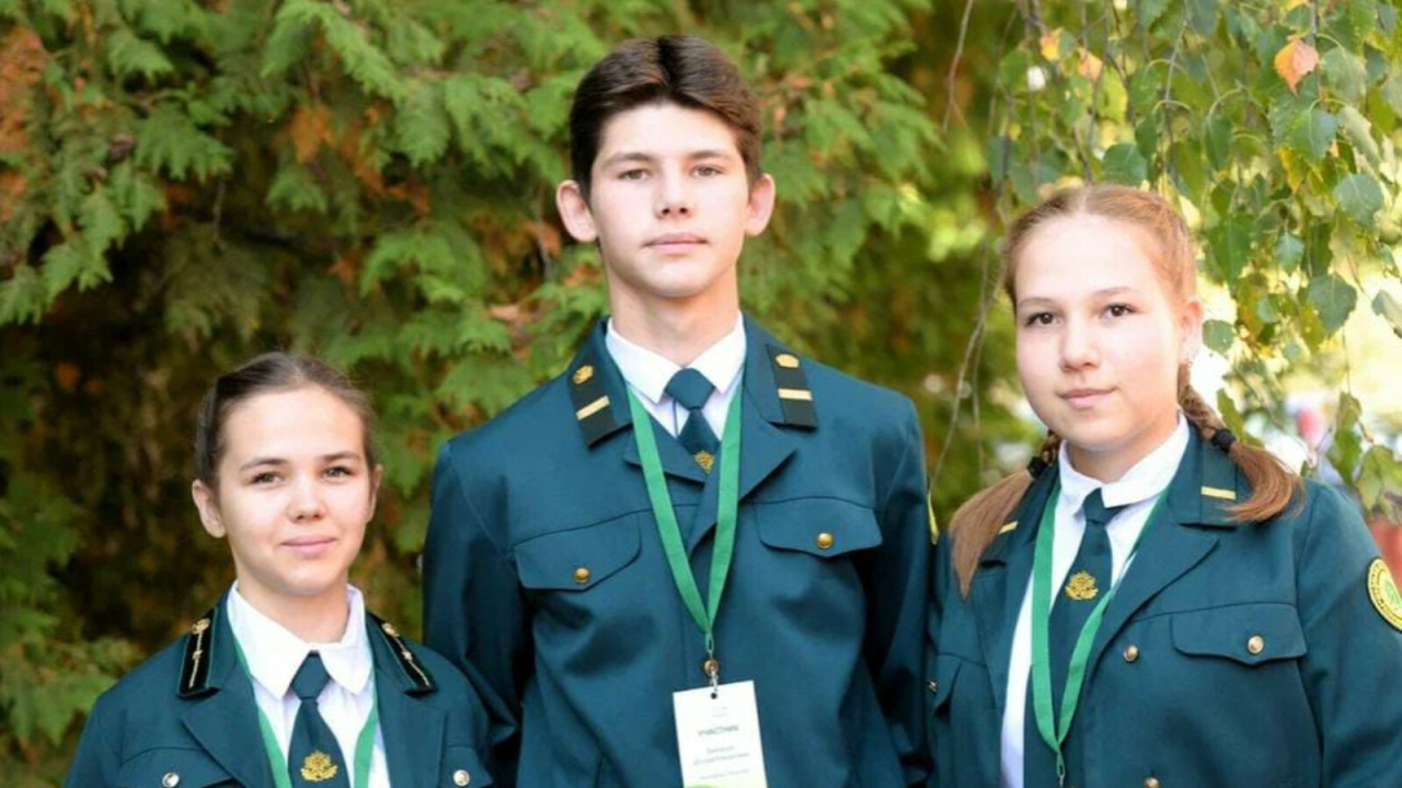«Нургали оныклары» берләшмәсе балалары мәктәп урманчылыклары бәйгесендә призер булды