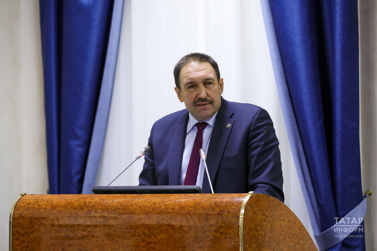 Алексей Песошин Эчке эшләр министрлыгы хезмәткәрләрен һөнәри бәйрәмнәре белән тәбрикләде
