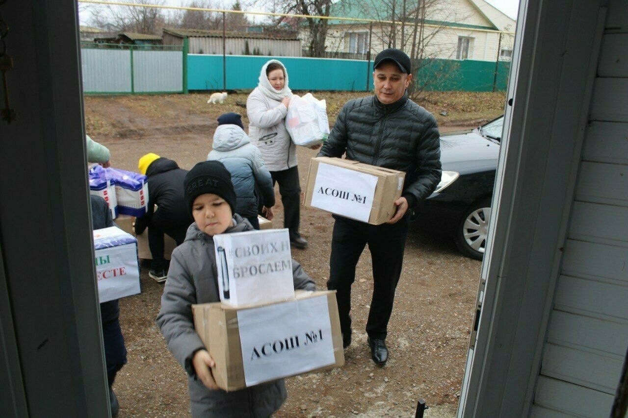 Актаныш районы укучылары махсус операциядәге хәрбиләр өчен талисманнар әзерләгән